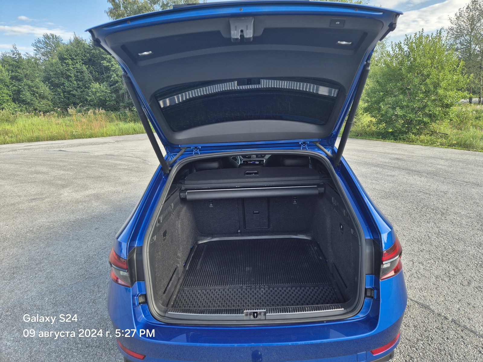 Škoda Superb 2021, photo 6/24