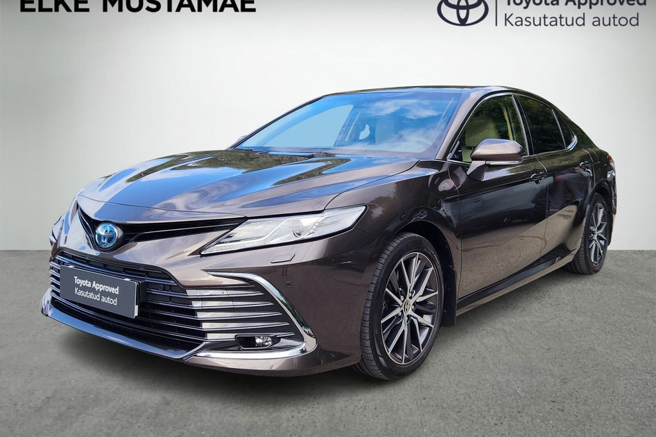 Toyota Camry, 2024, 2.5, 131 kW, hybrid (petrol/electric), automatic, front-wheel drive