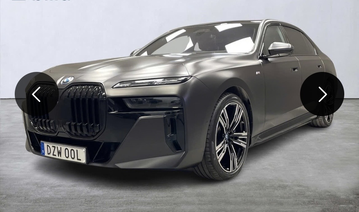 BMW i7