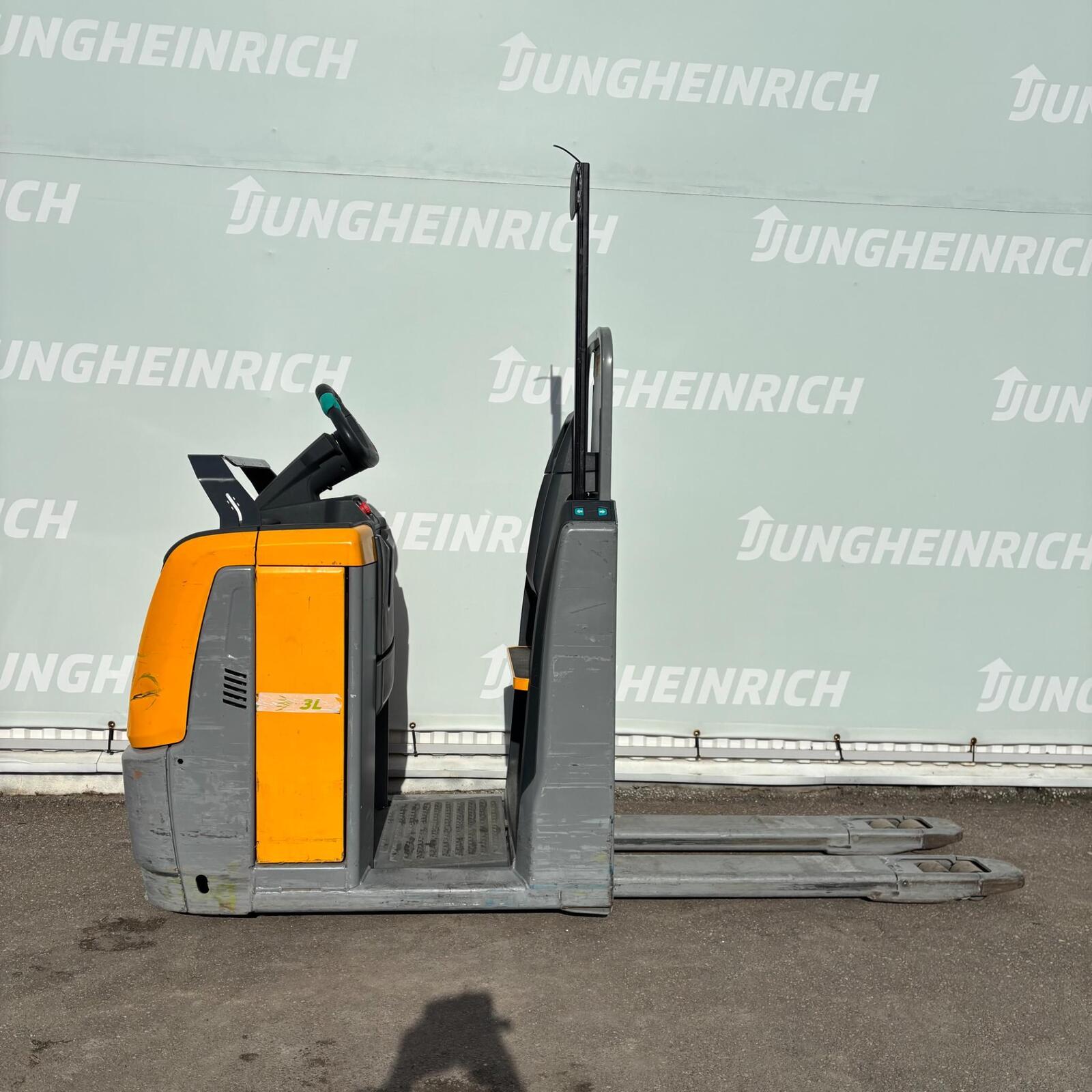 Jungheinrich ECE 220, kuva 2/6