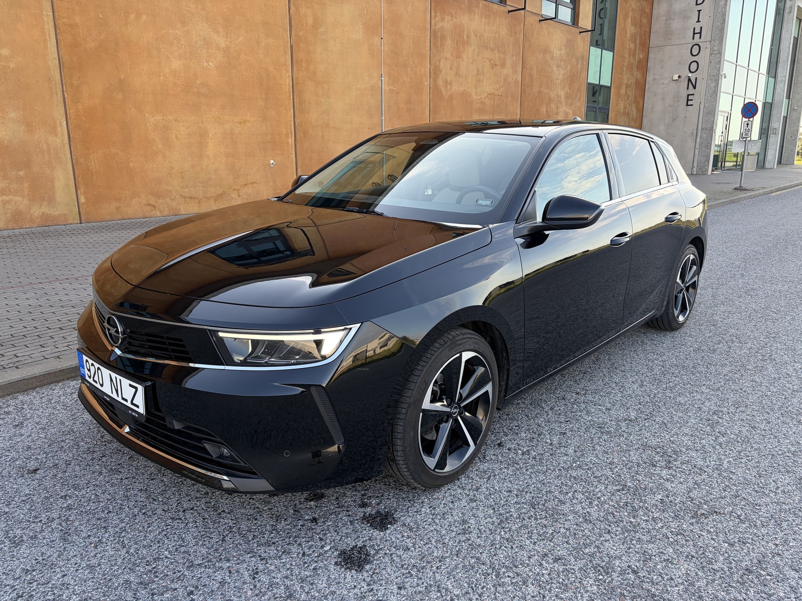 Opel Astra 2022, photo 2/11
