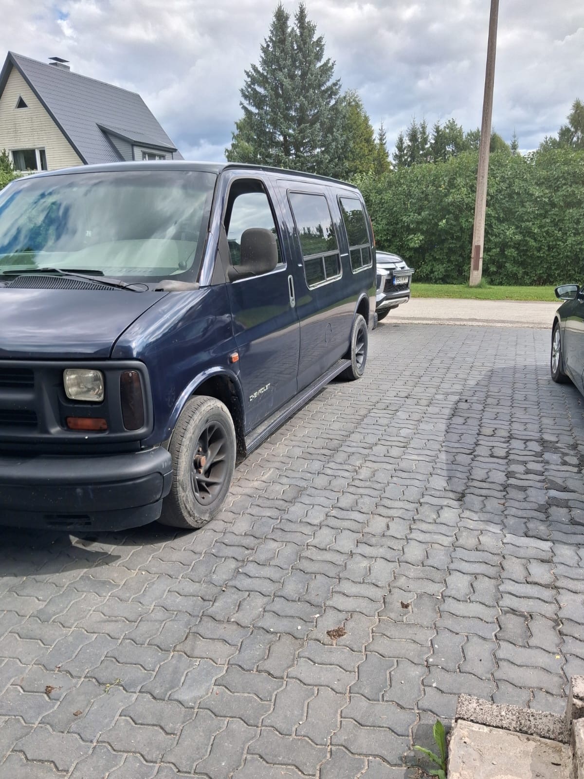 Chevrolet Chevy Van 1997, kuva 2/10
