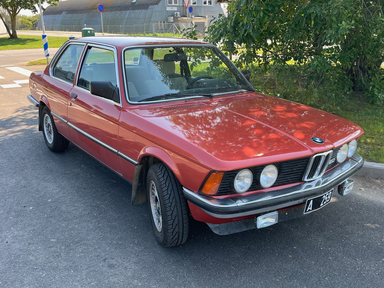 BMW 320 1982, photo 2/10