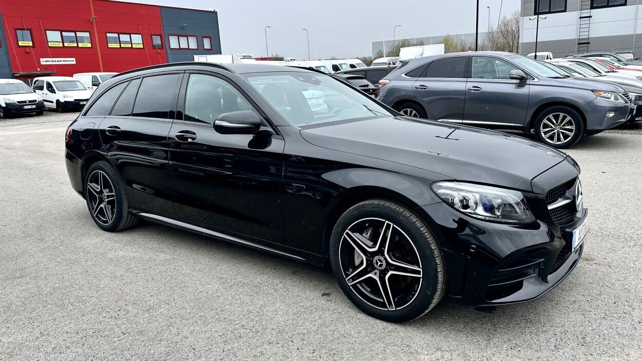Mercedes-Benz C 300 2021, photo 3/32