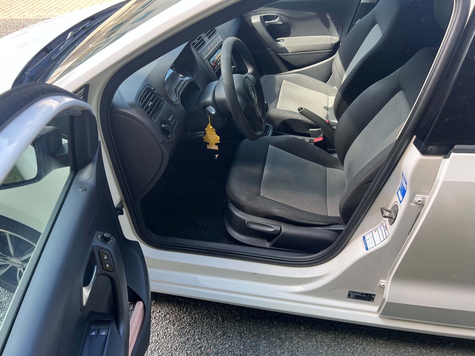 Volkswagen Polo 2014, photo 5/8