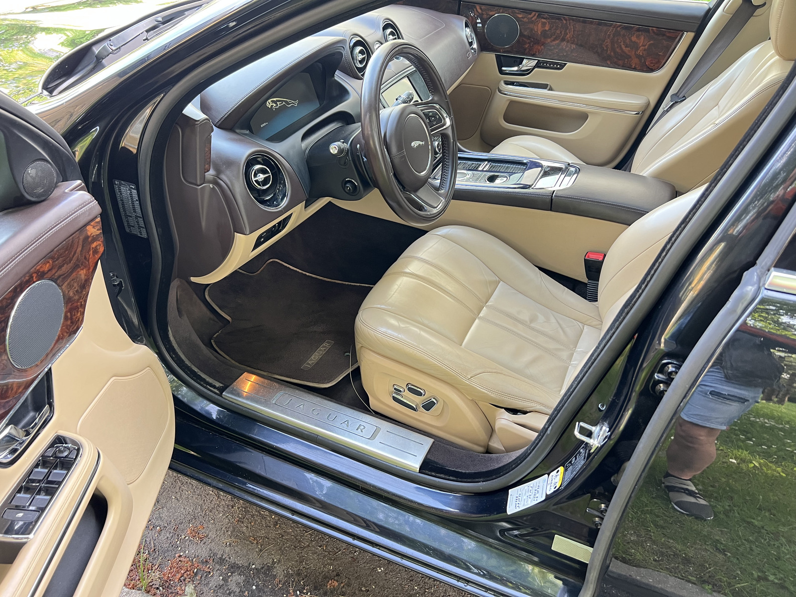 Jaguar XJ 2012, photo 6/11