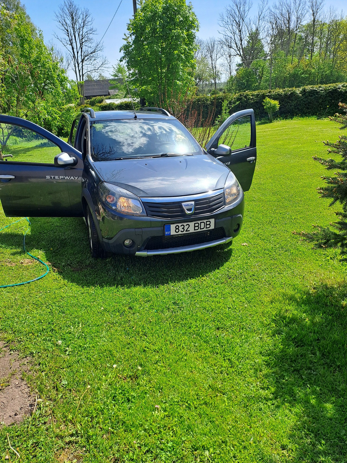 Dacia Sandero 2010, photo 2/8