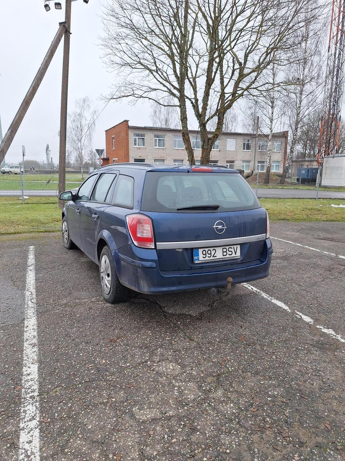 Opel Astra 2010, kuva 3/4