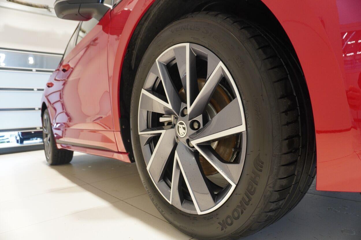 Škoda Enyaq 2025, photo 5/28