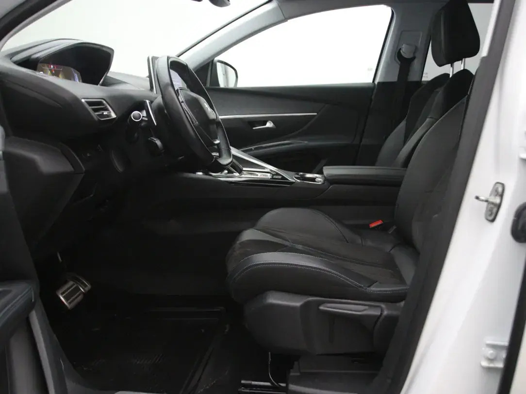 Peugeot 5008 Allure 1.5 96kW 2019, photo 4/36