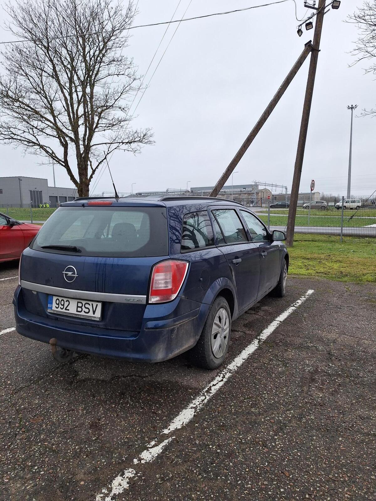Opel Astra 2010, kuva 4/4