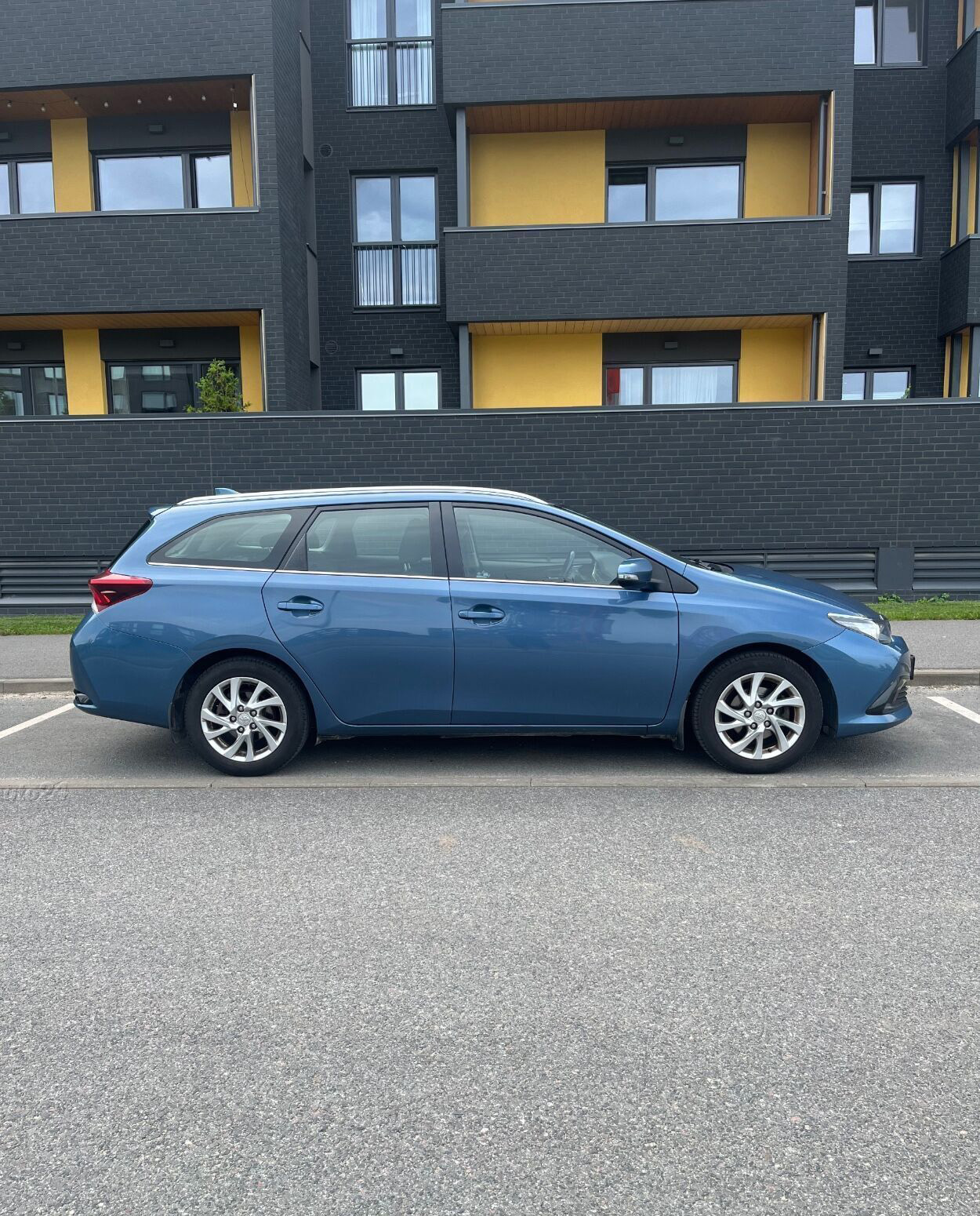 Toyota Auris 2016, kuva 7/9