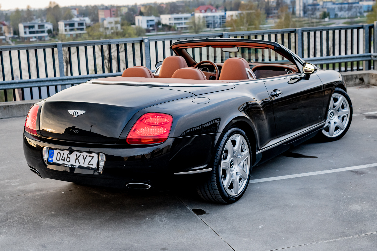 Bentley Continental GTC 2007, kuva 3/7