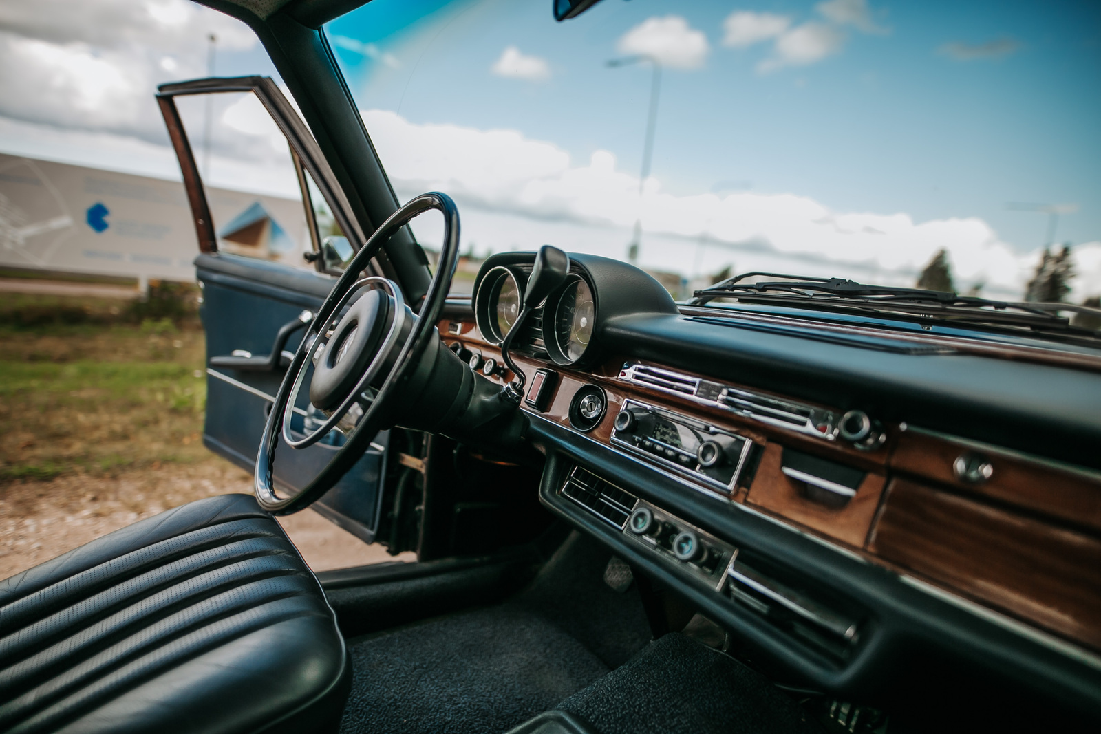 Mercedes-Benz 280 SEL 1973, kuva 2/6