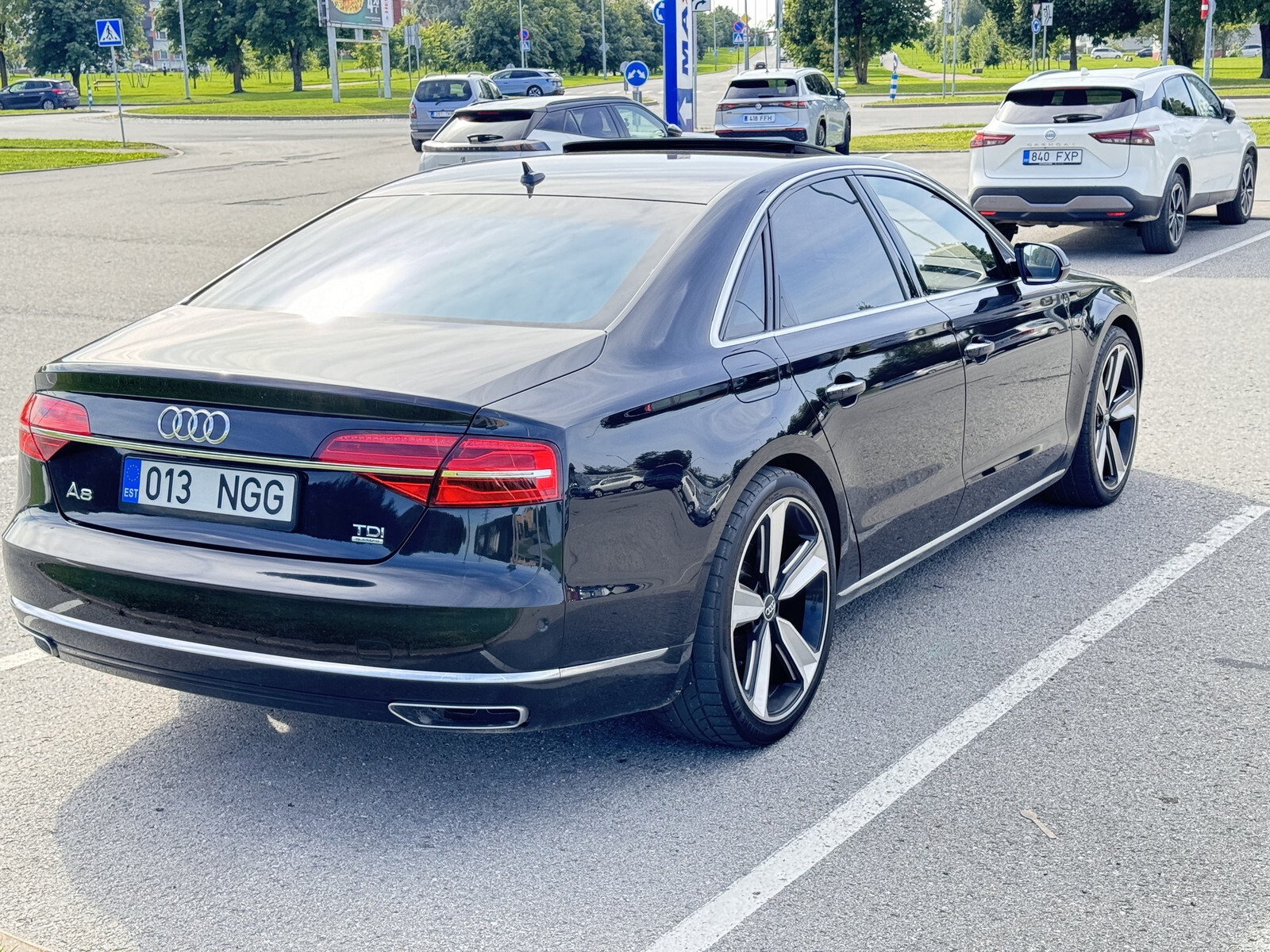 Audi A8 2014, photo 6/17