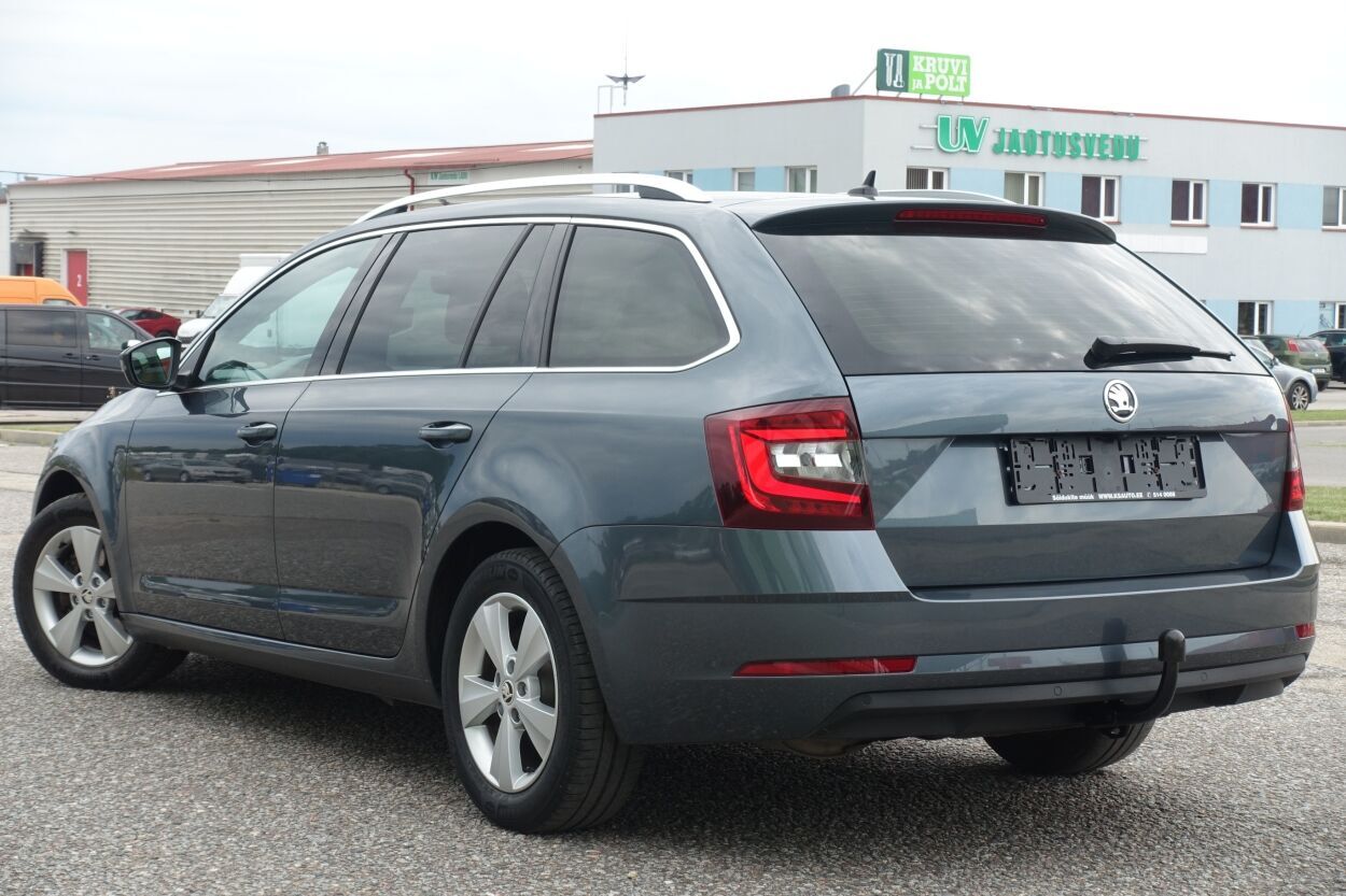 Škoda Octavia 2020, photo 2/10