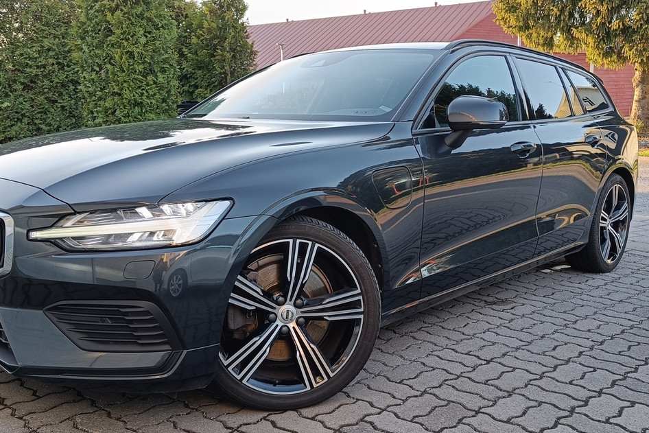 Volvo V60, 2020, pistikhübriid (bensiin/elekter), automaat, nelikvedu