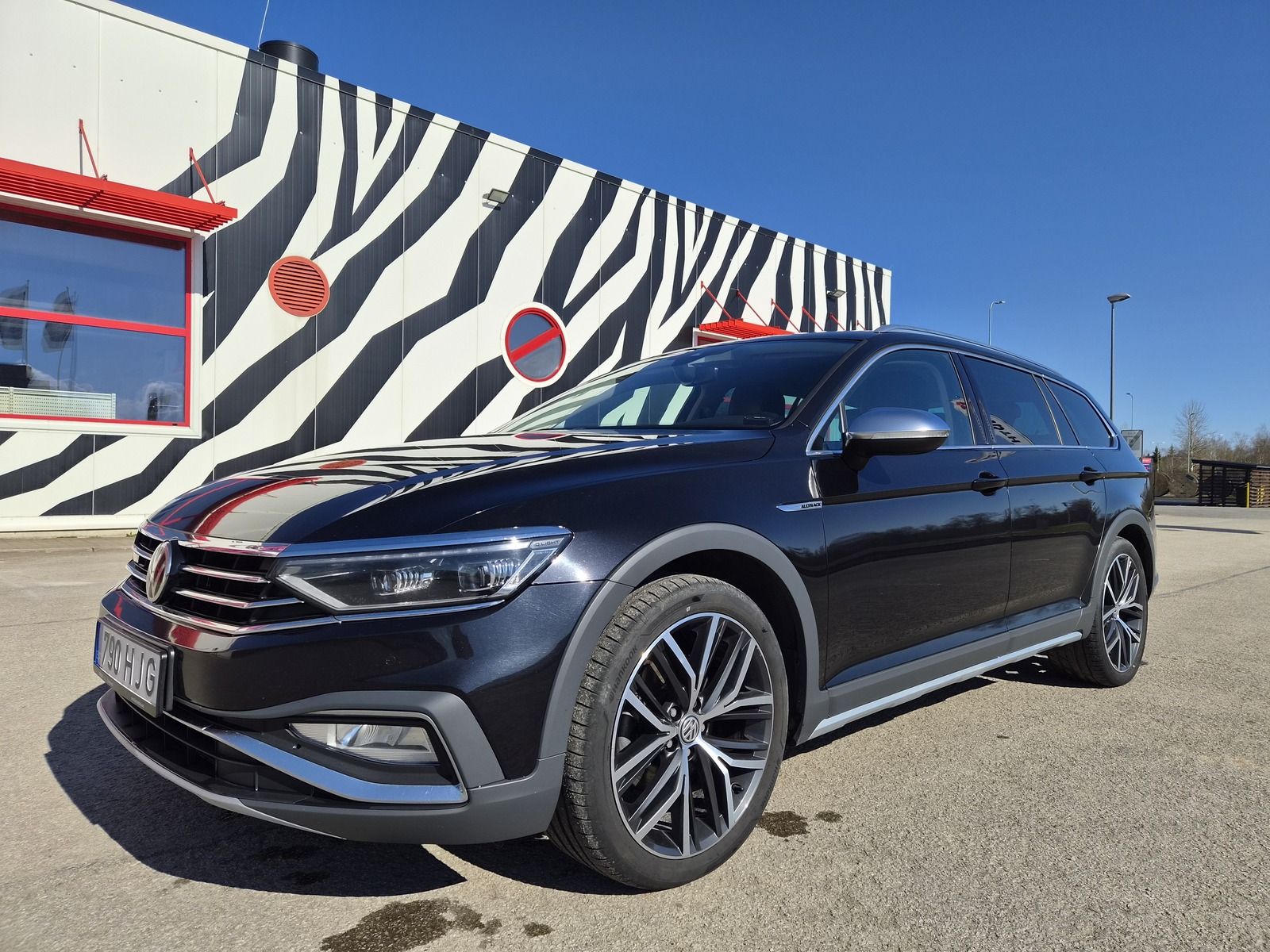 Volkswagen Passat 2020, photo 2/10