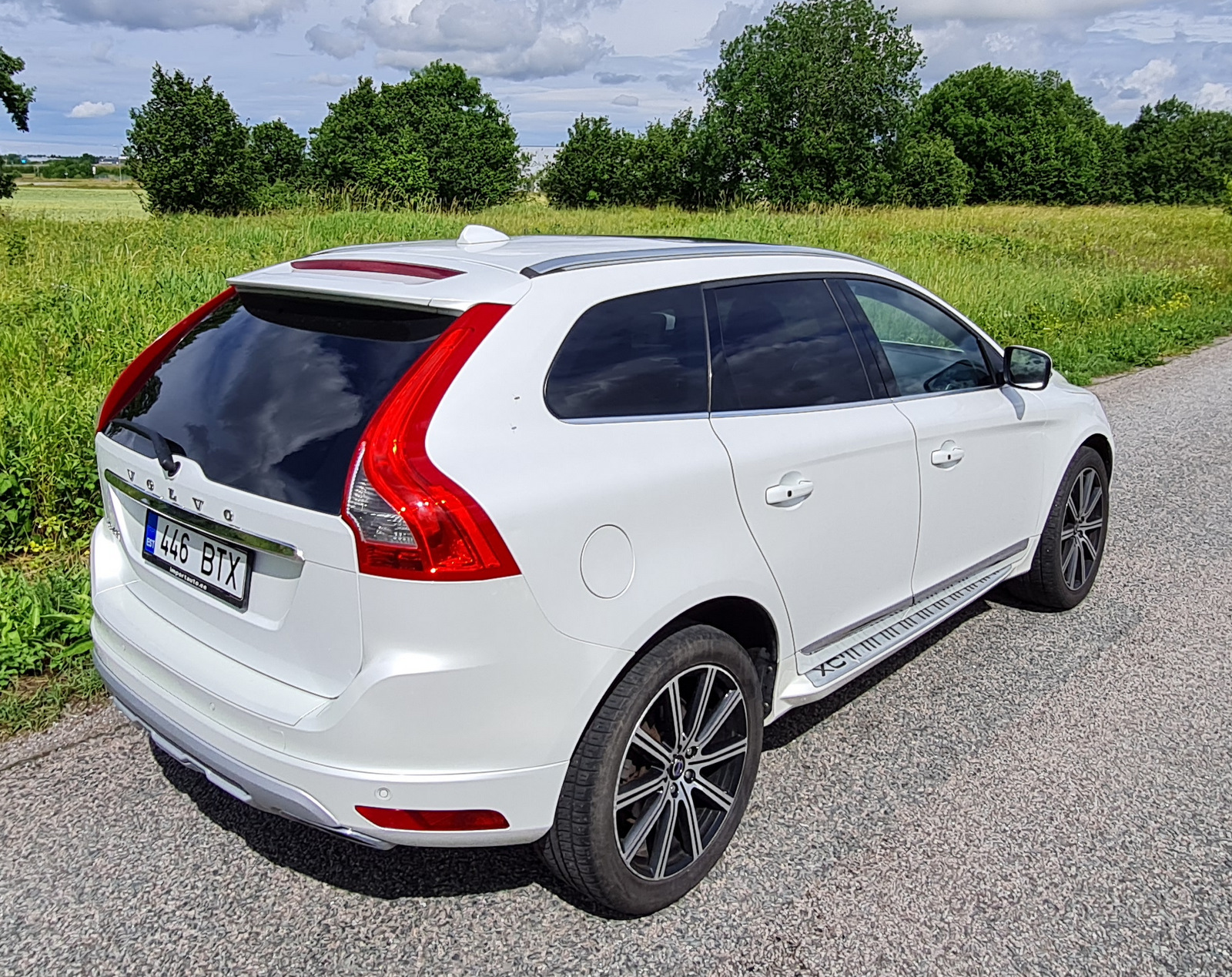 Volvo XC60 2.0 133kW 2014, photo 3/10