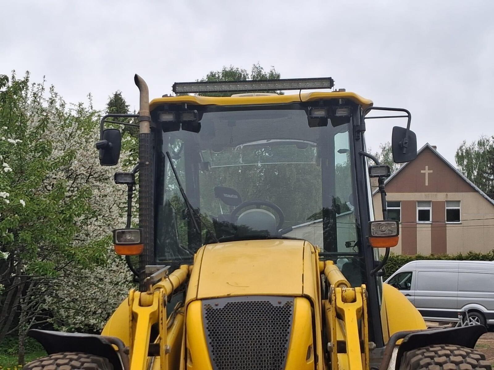 Komatsu WB 93S-5E0, kuva 3/29