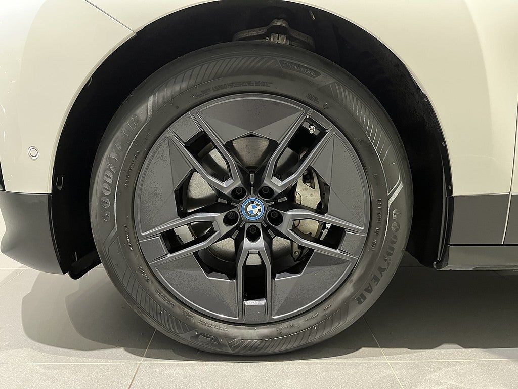 BMW iX 2024, photo 5/10