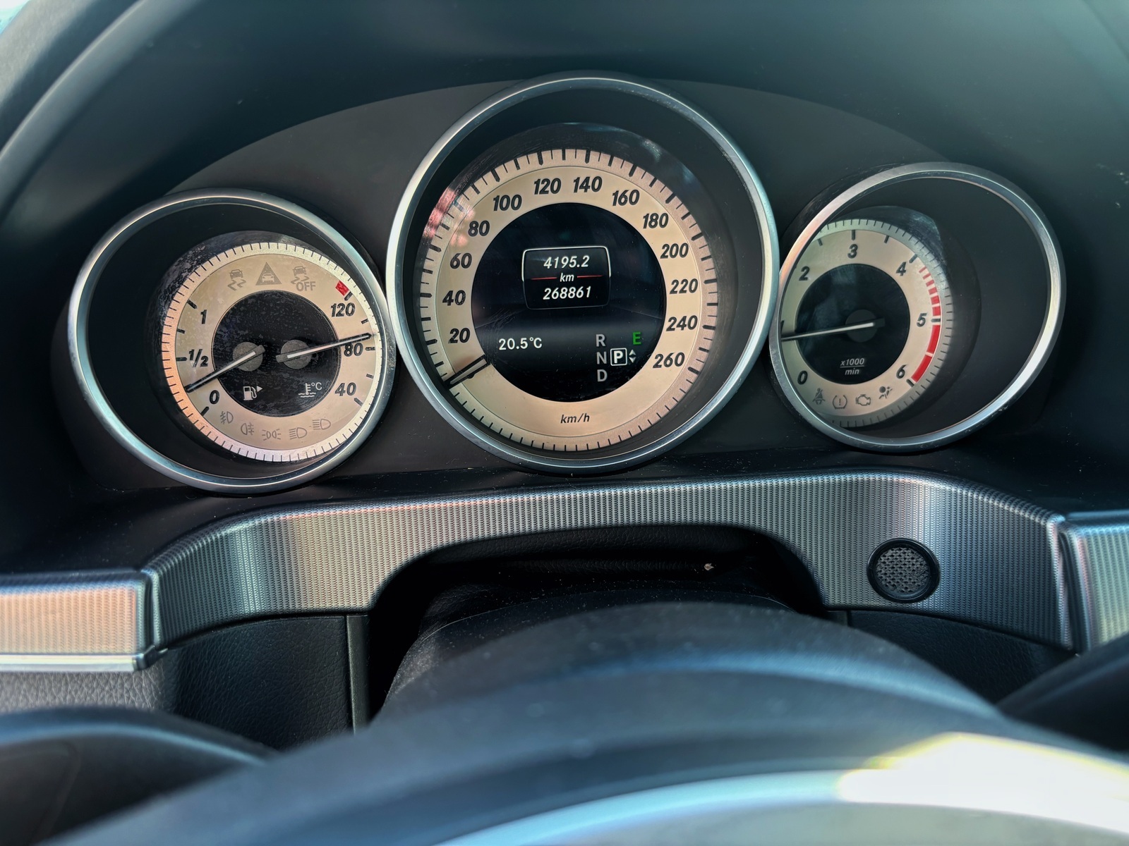 Mercedes-Benz E 220 2013, photo 8/8