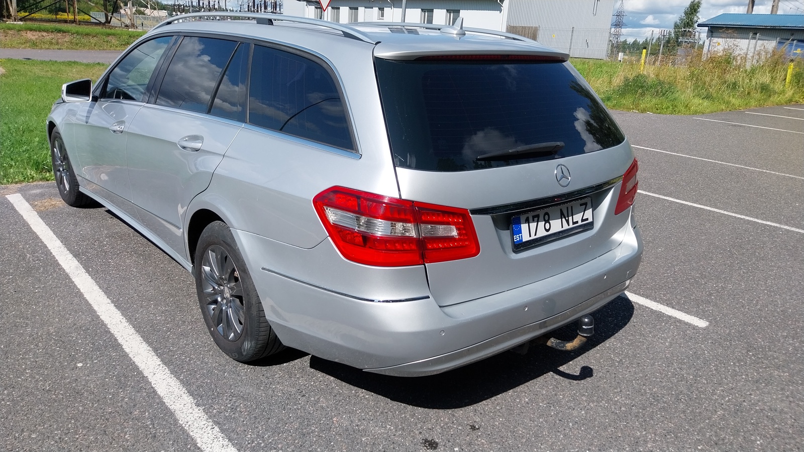 Mercedes-Benz E 220 2012, kuva 2/8