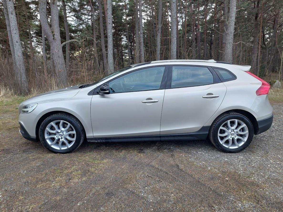Volvo V40 Cross Country 2016, photo 6/10