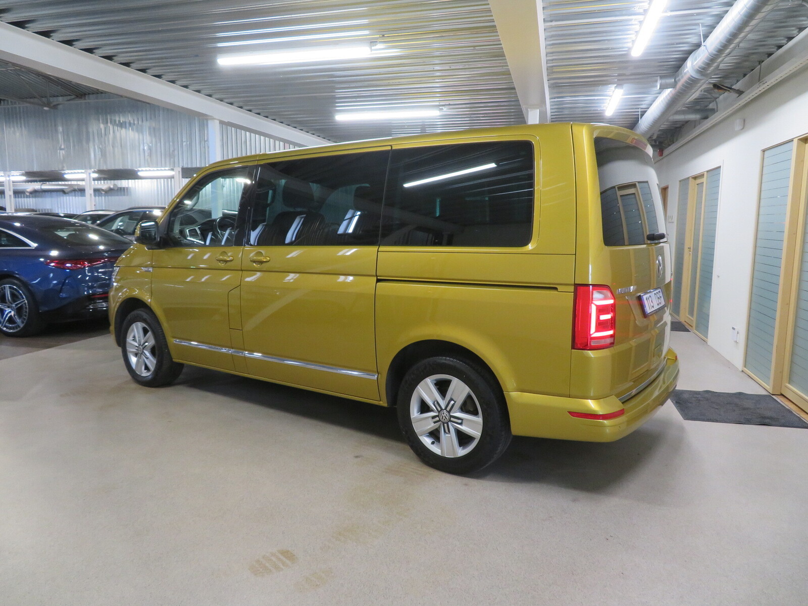 Volkswagen Multivan 2019, photo 2/13