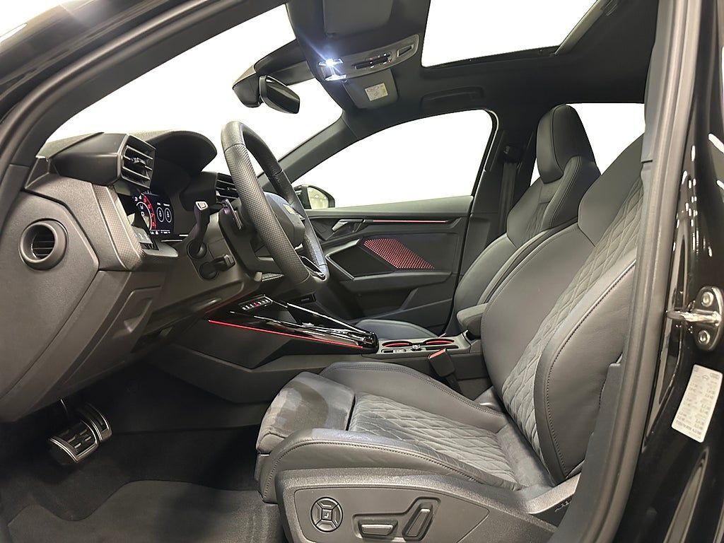 Audi RS3 2024, photo 6/24