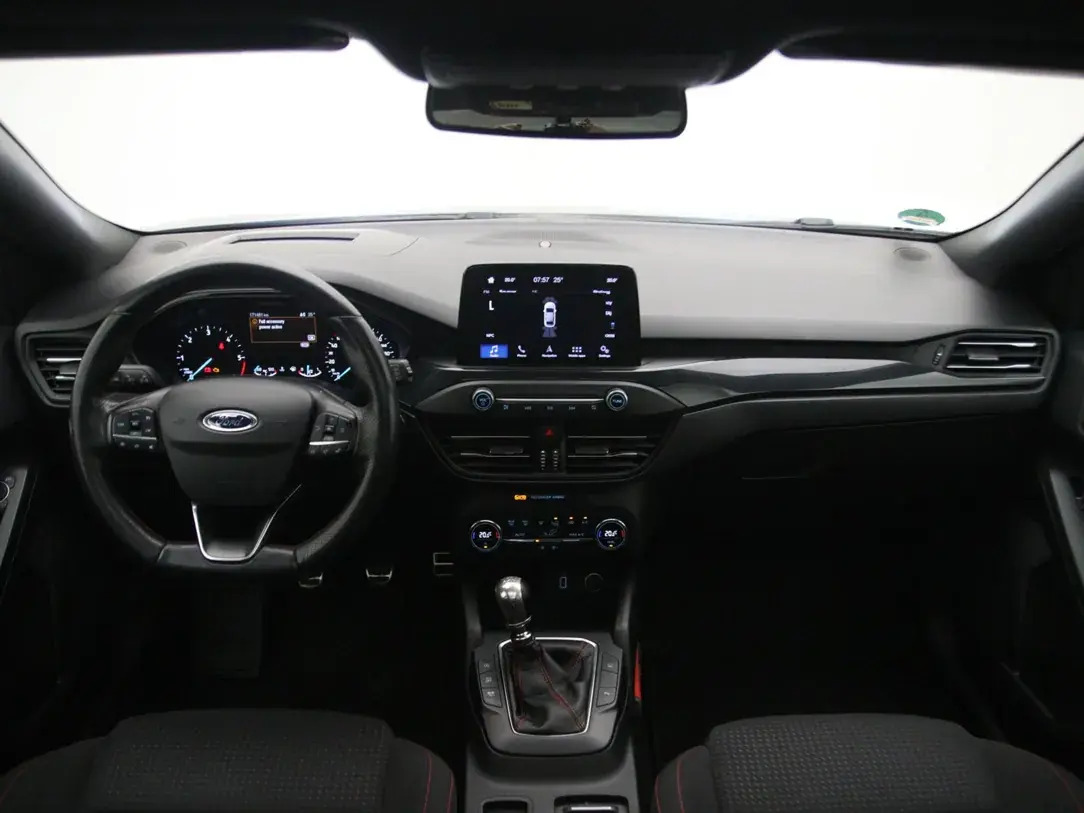 Ford Focus 2019, photo 2/36
