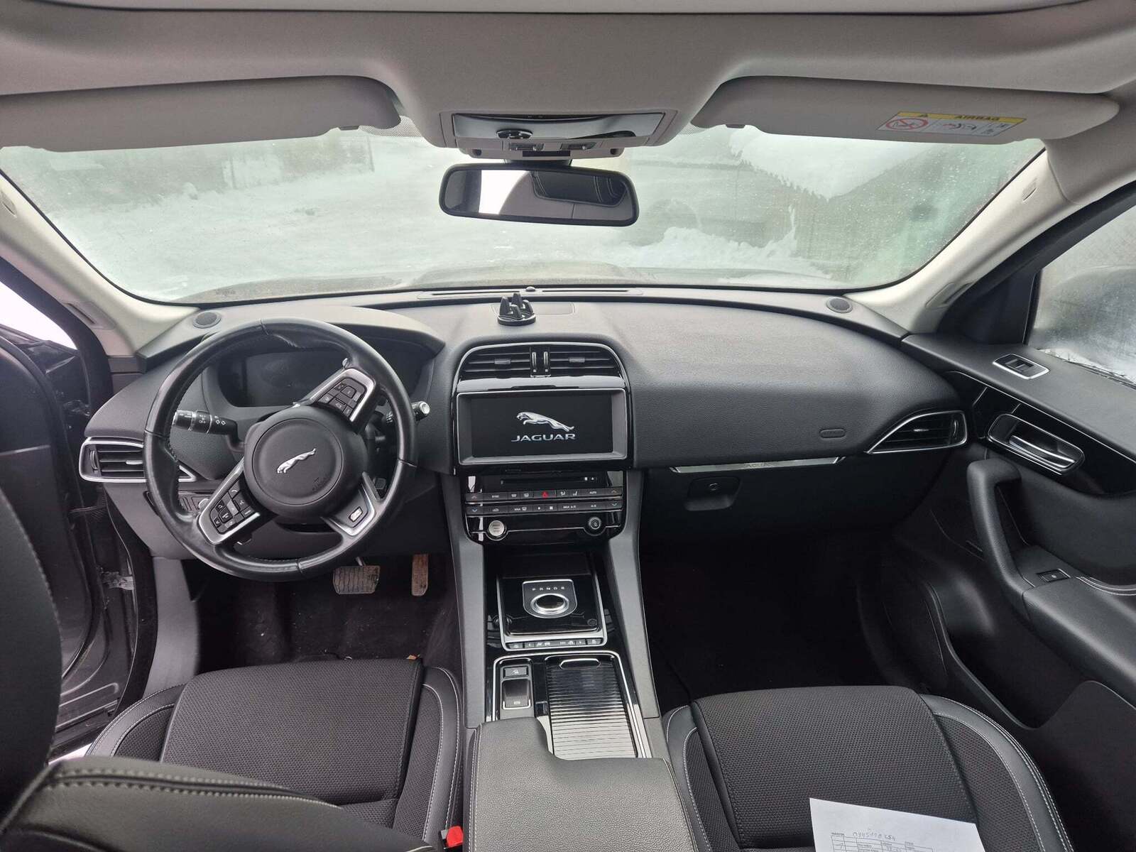 Jaguar F-Pace 2017, photo 2/4