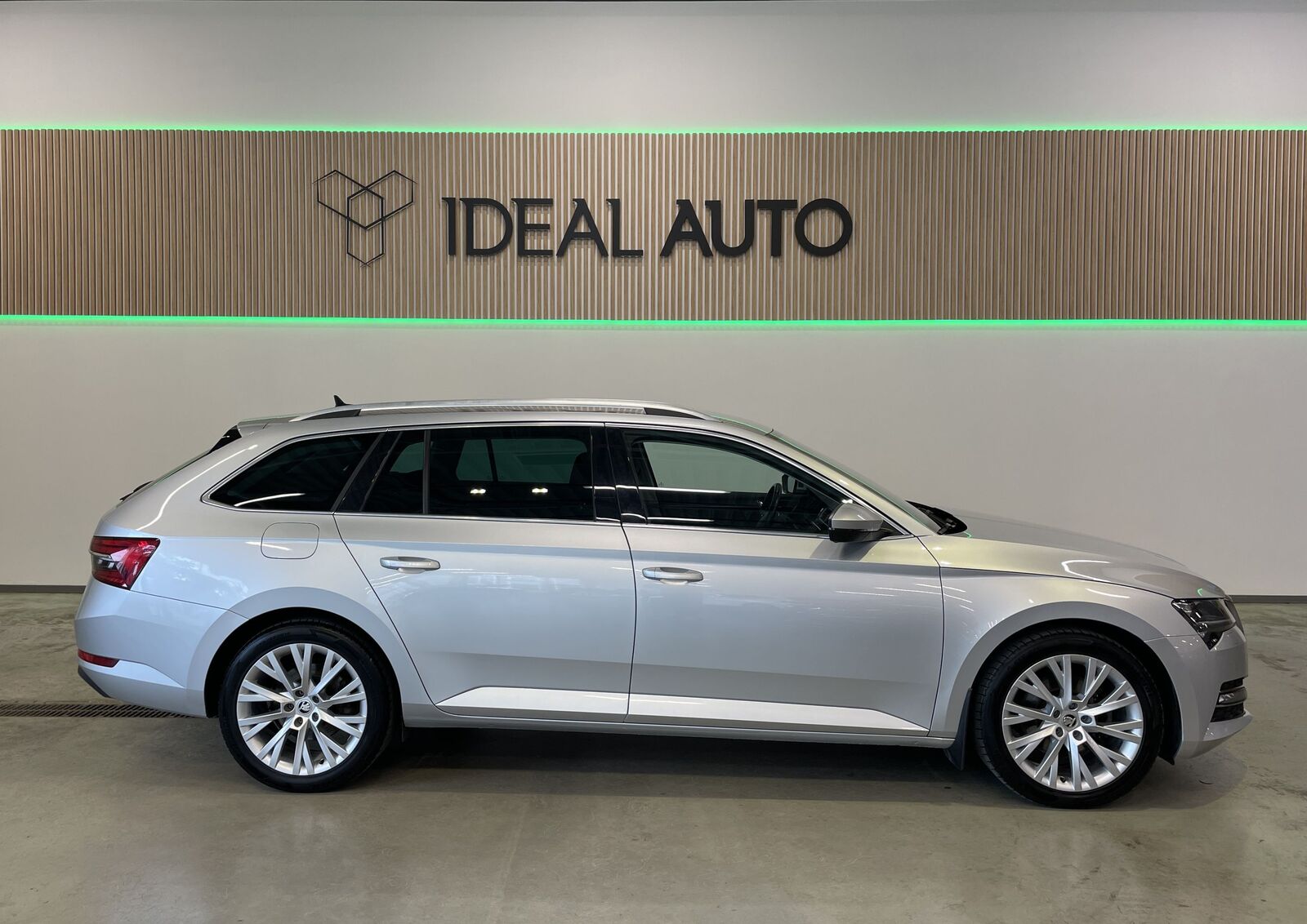 Škoda Superb 2020, kuva 3/10