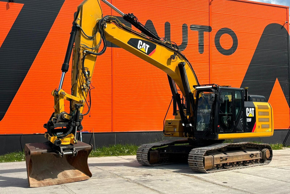 Caterpillar 326 FL, 152 kW, diesel