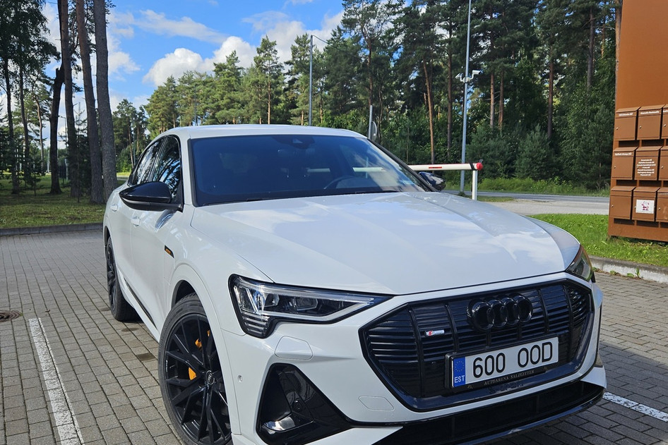 Audi e-tron, 2022, 158 kW, электричество, автомат, полный привод