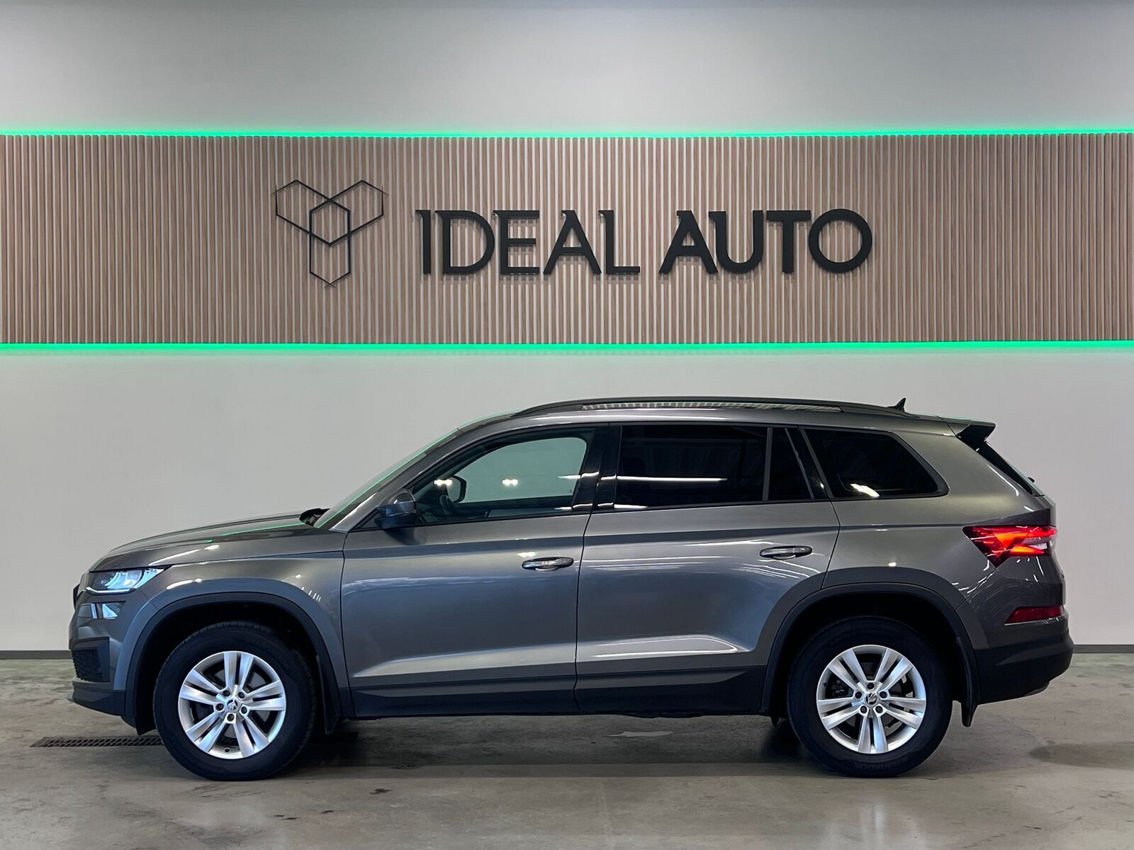 Škoda Kodiaq 2023, photo 2/10