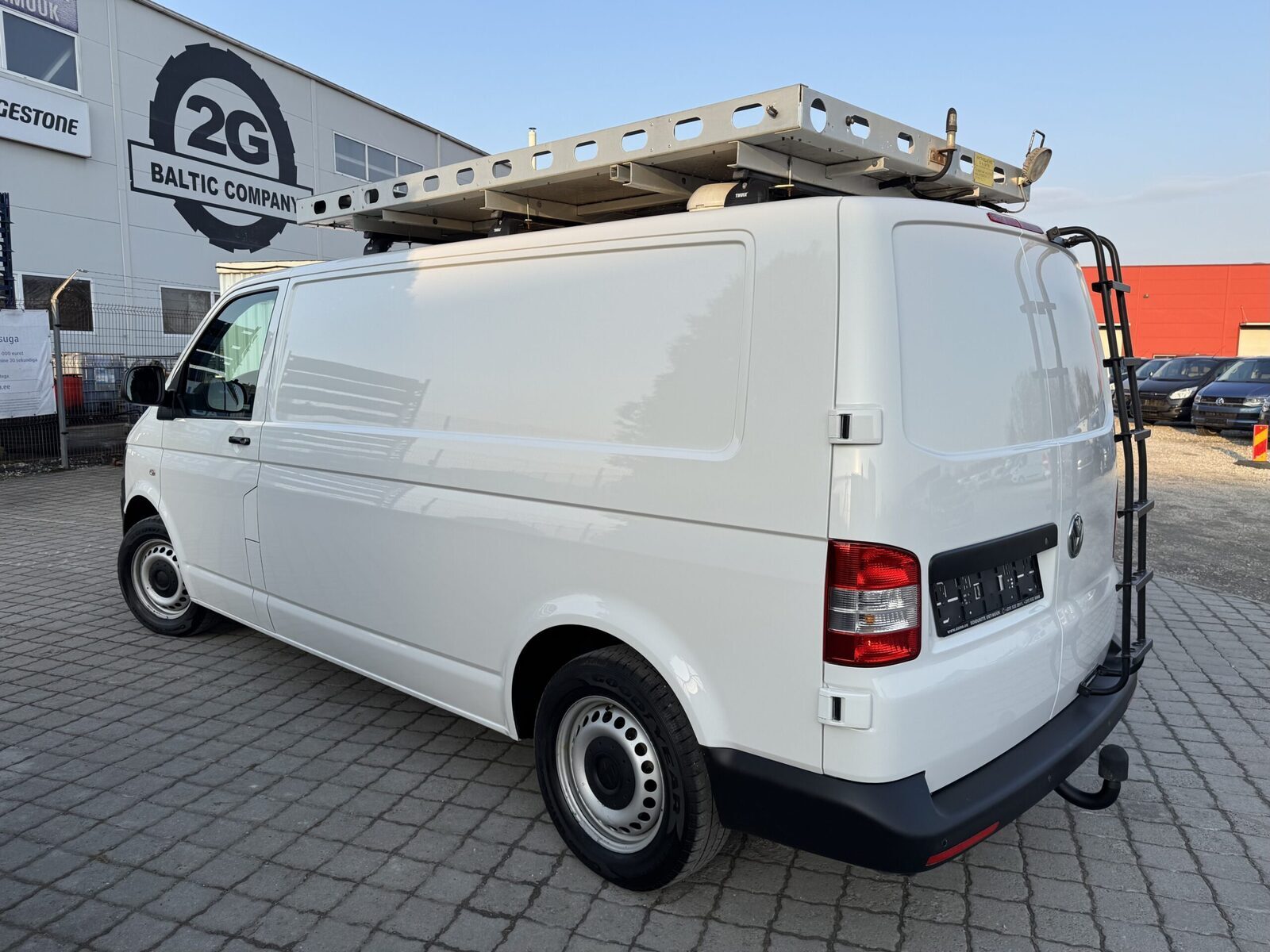 Volkswagen Transporter 2015, kuva 2/18