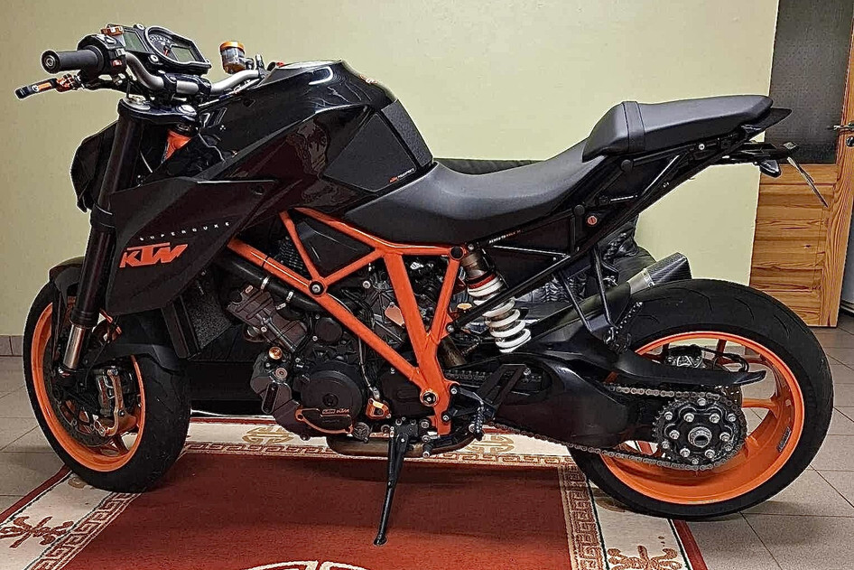 KTM 1290 SUPERDUKE R, 2015, 1.3, 127 kW, бензин, механическая, задний привод