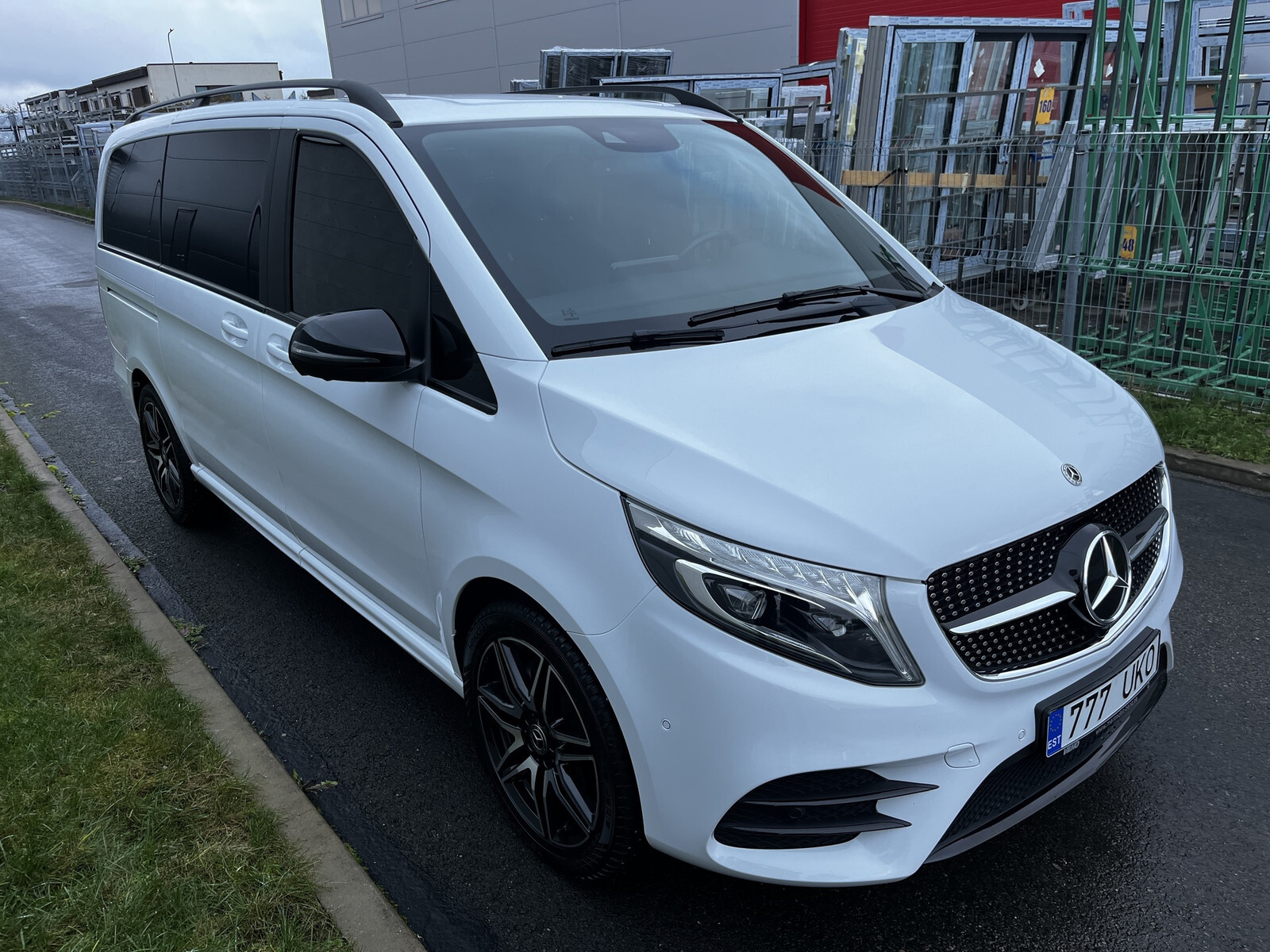 Mercedes-Benz V-KLASSE 2023, photo 2/15