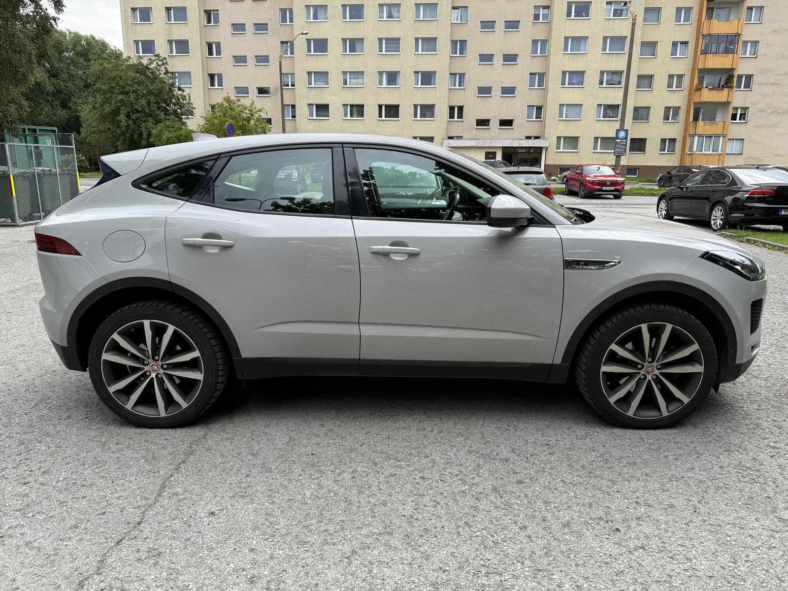 Jaguar E-Pace 2018, photo 3/12