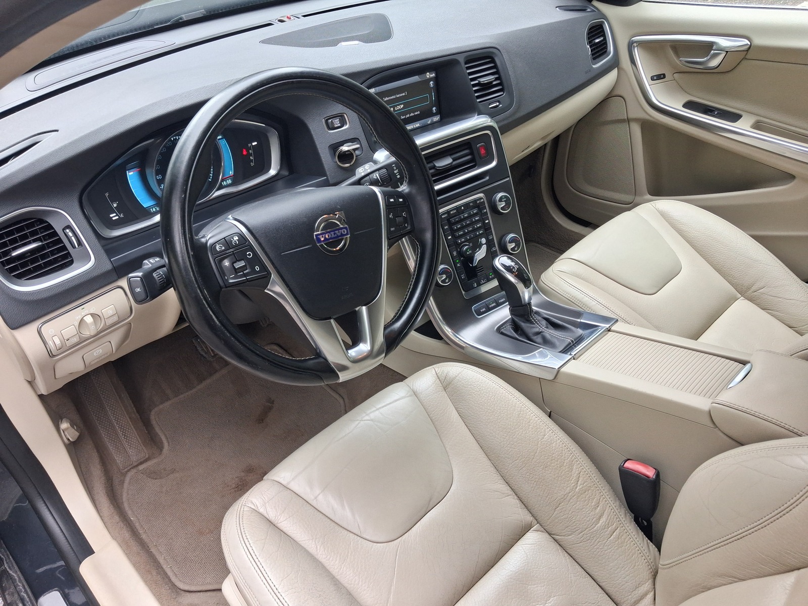 Volvo V60 2014, photo 5/9