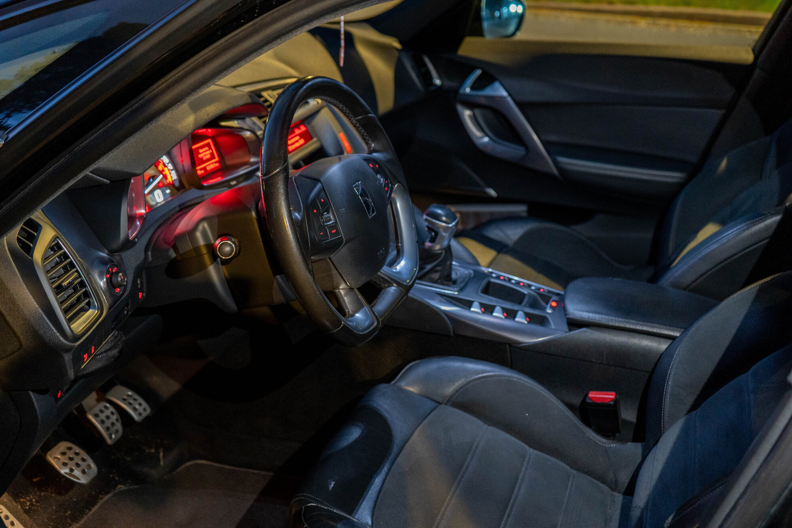 Citroën DS5 2012, photo 5/9