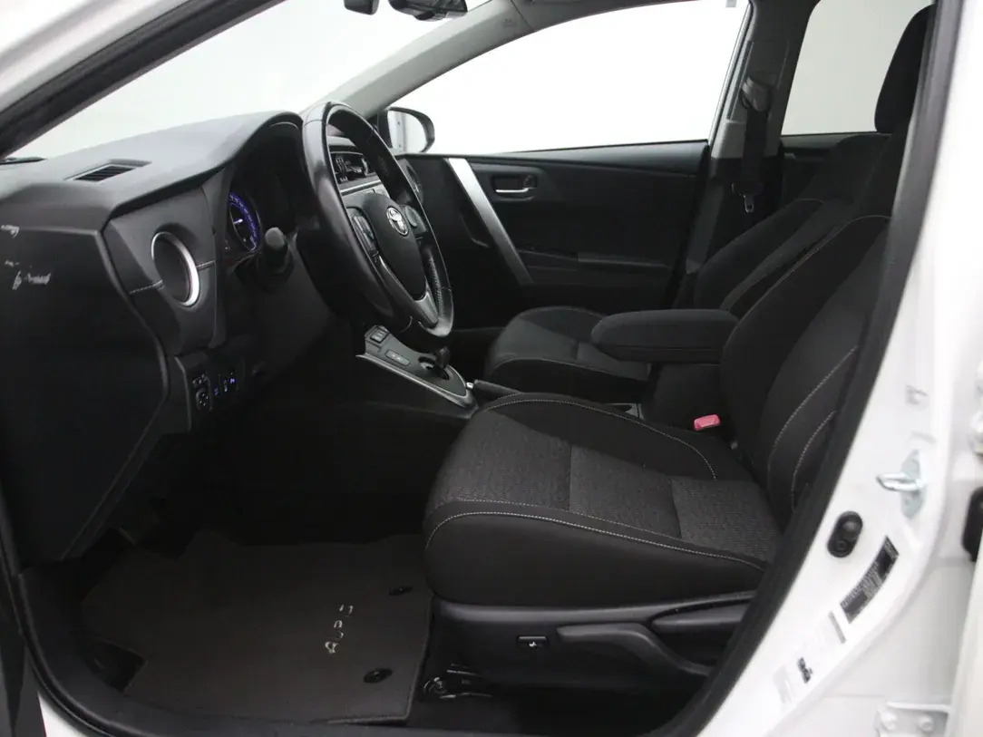 Toyota Auris 2014, kuva 4/10