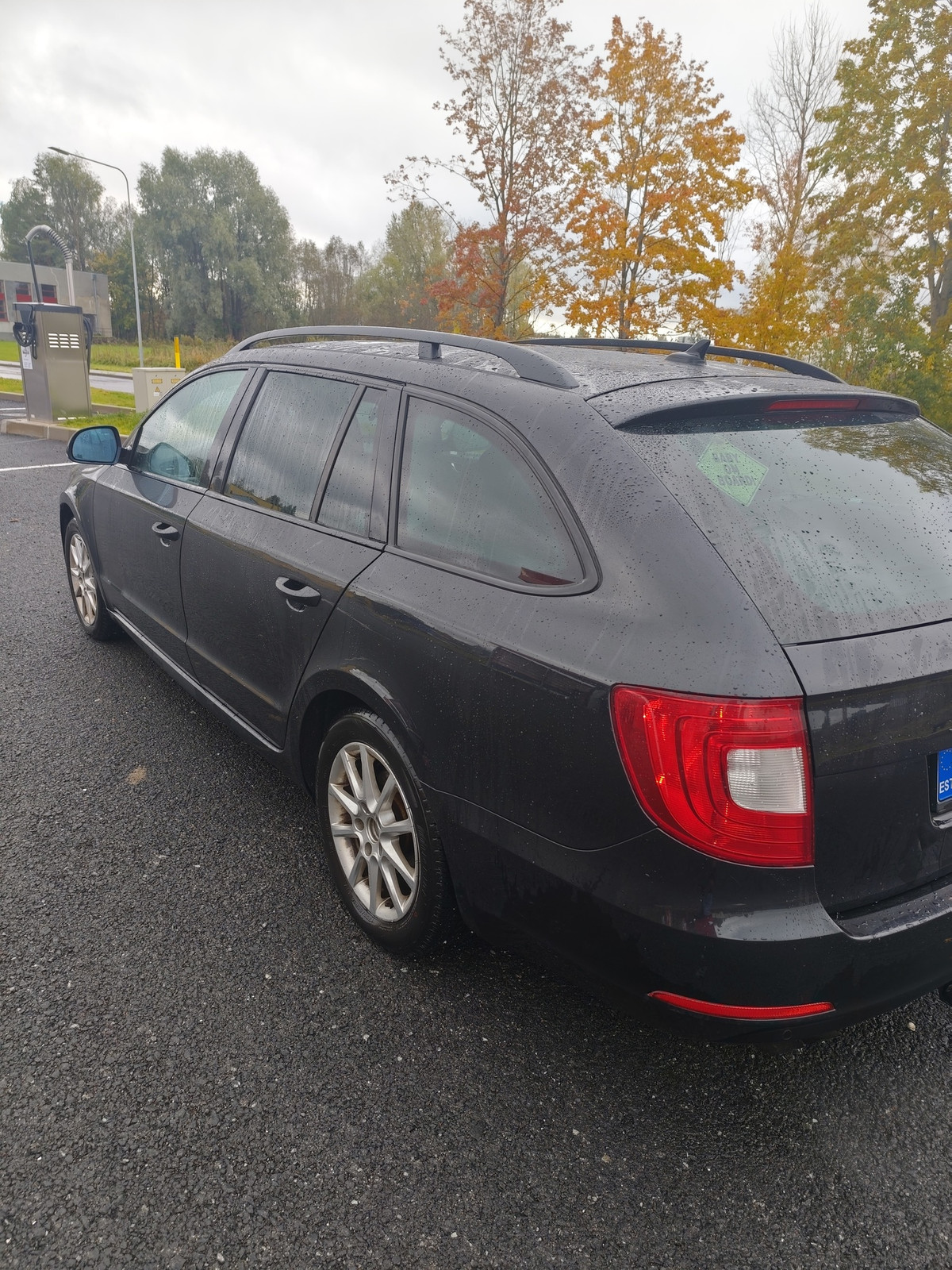 Škoda Superb 2011, kuva 3/14