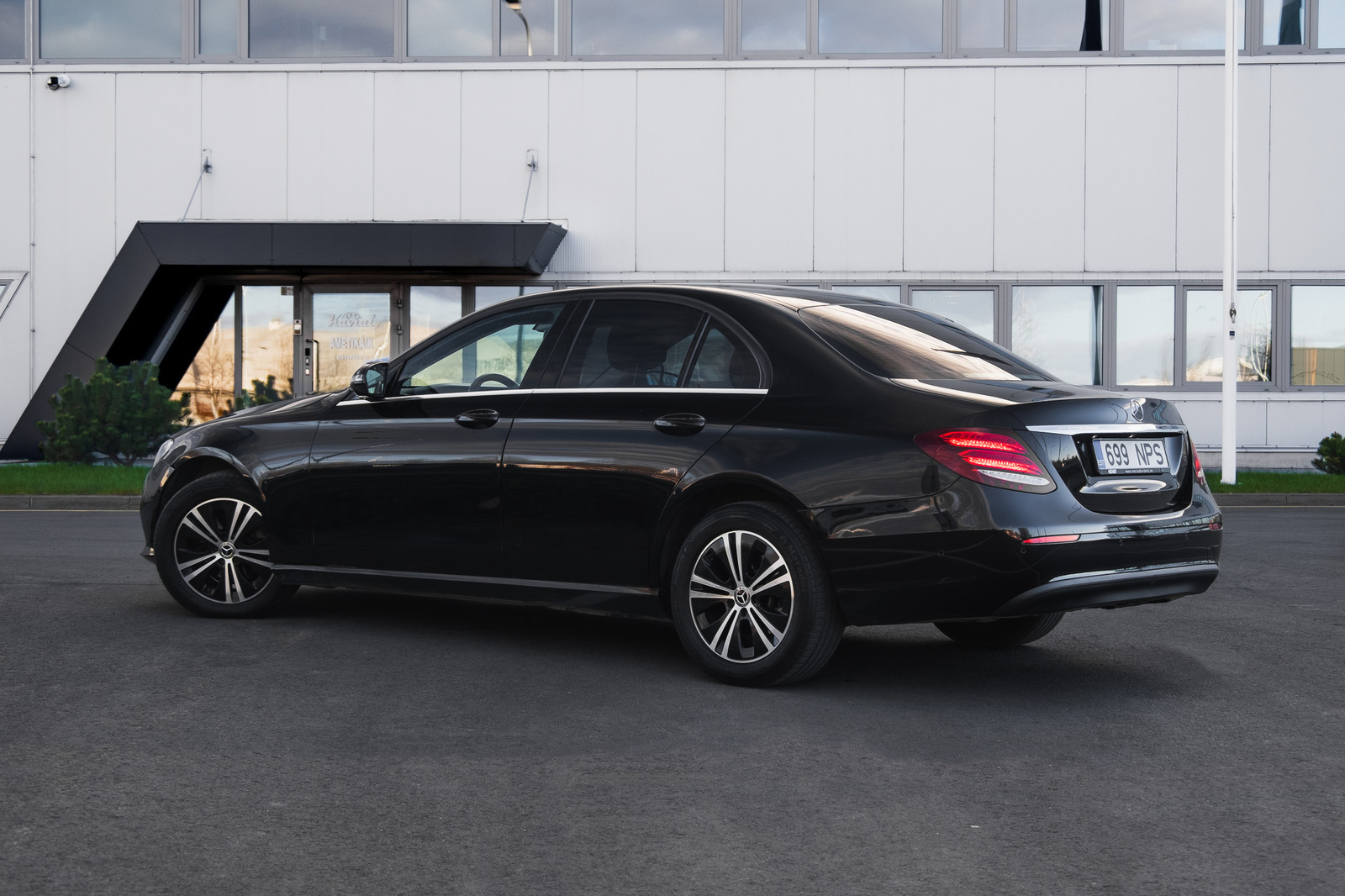 Mercedes-Benz E 200 2018, photo 2/8