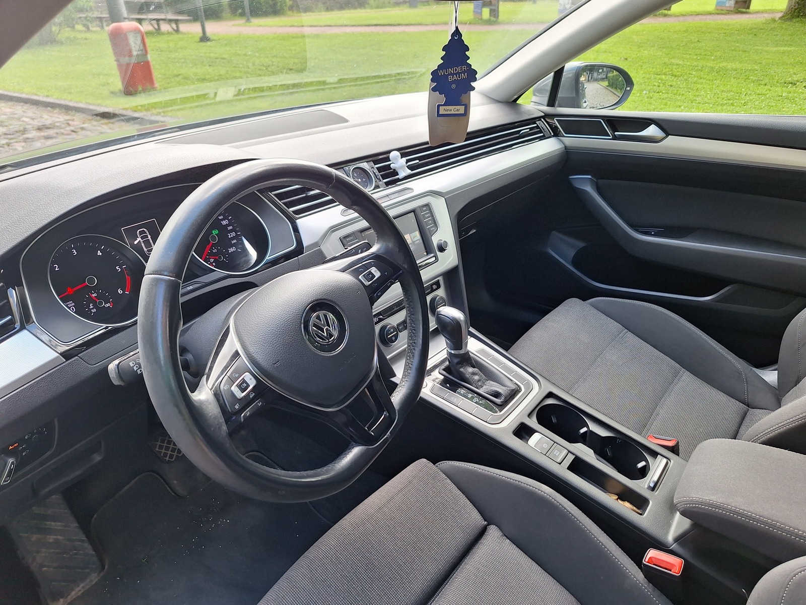 Volkswagen Passat 2016, photo 6/10
