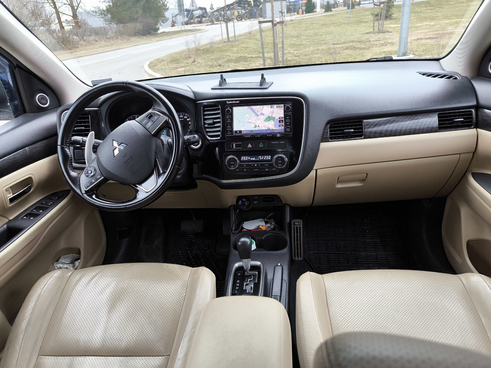 Mitsubishi Outlander 2015, kuva 2/6
