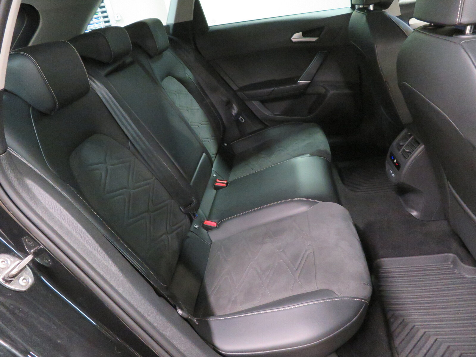 SEAT Leon 2022, photo 5/10