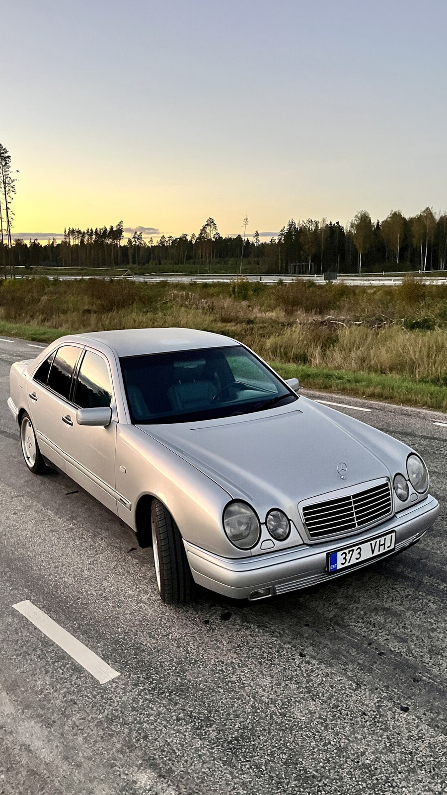 Mercedes-Benz E 320 1996, kuva 2/10