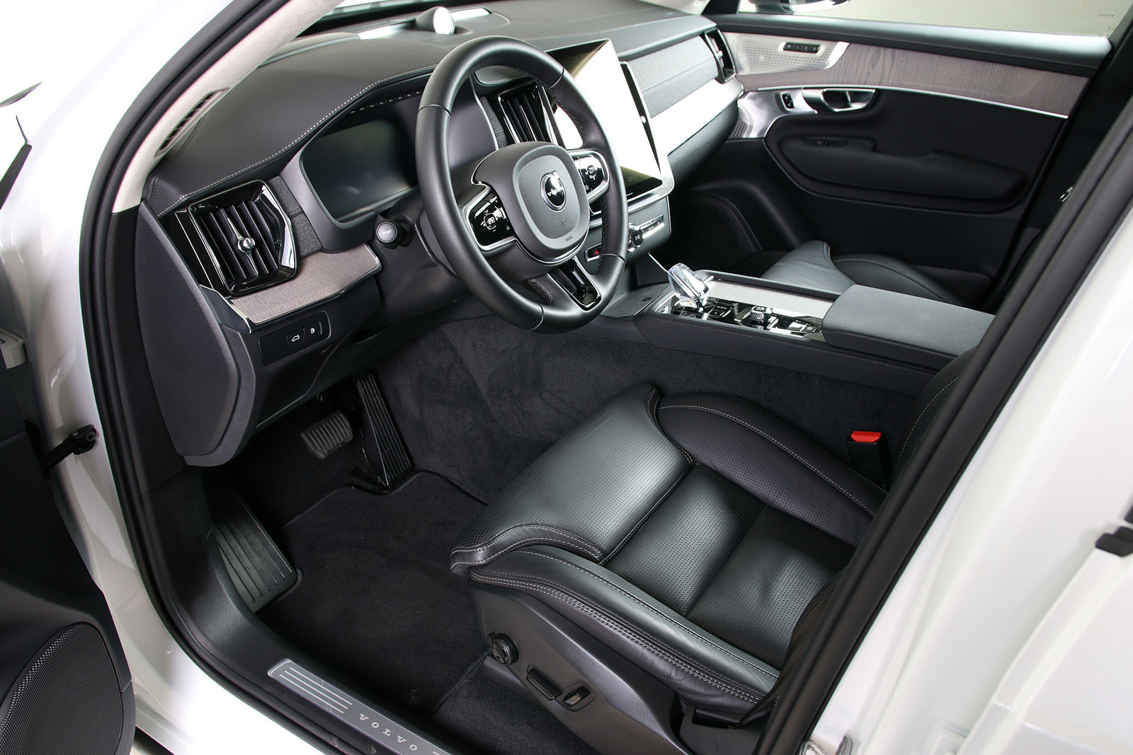 Volvo XC90 2025, photo 7/10